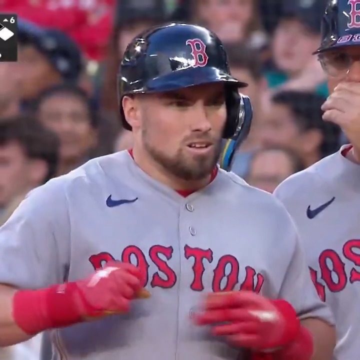 Durbin brings Contreras home!