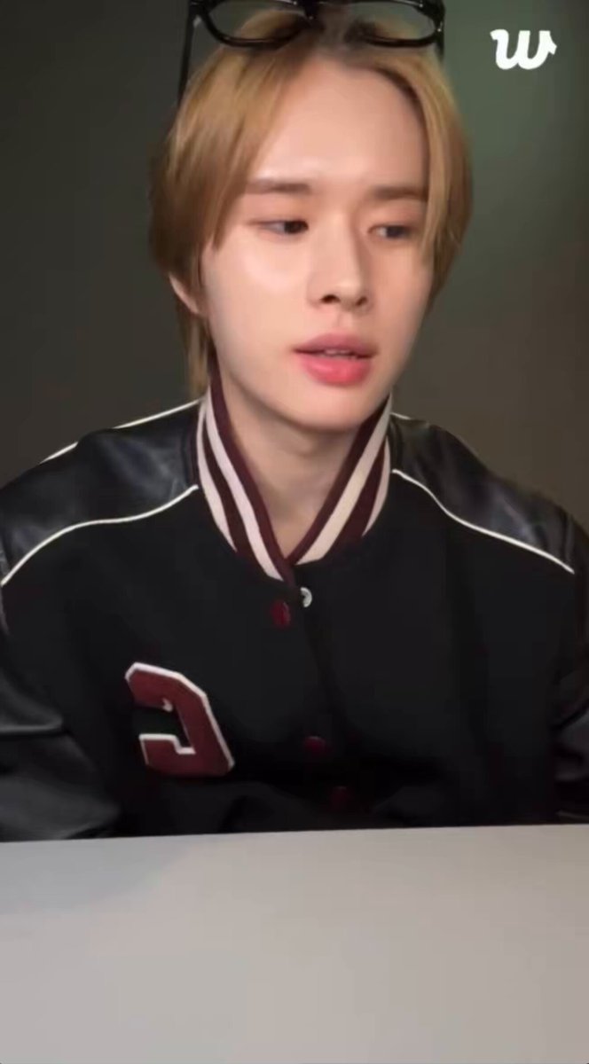 도훈이랑 장난치다 경민이가 화나서 아 하지말라고 하고 투닥대고 있으면 옆에서 조용히 영상찍는 사람 최영재인거 왜이렇게 웃김 #경오즈일상