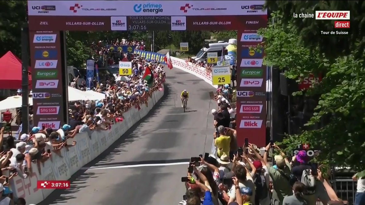 Marlen Reusser s'est imposée sur la dernière étape à Villars-sur-Ollon pour remporter son 3e Tour de Suisse. La Française Cédrine Kerbaol termine 2e sur cette dernière étape #lequipeVELO