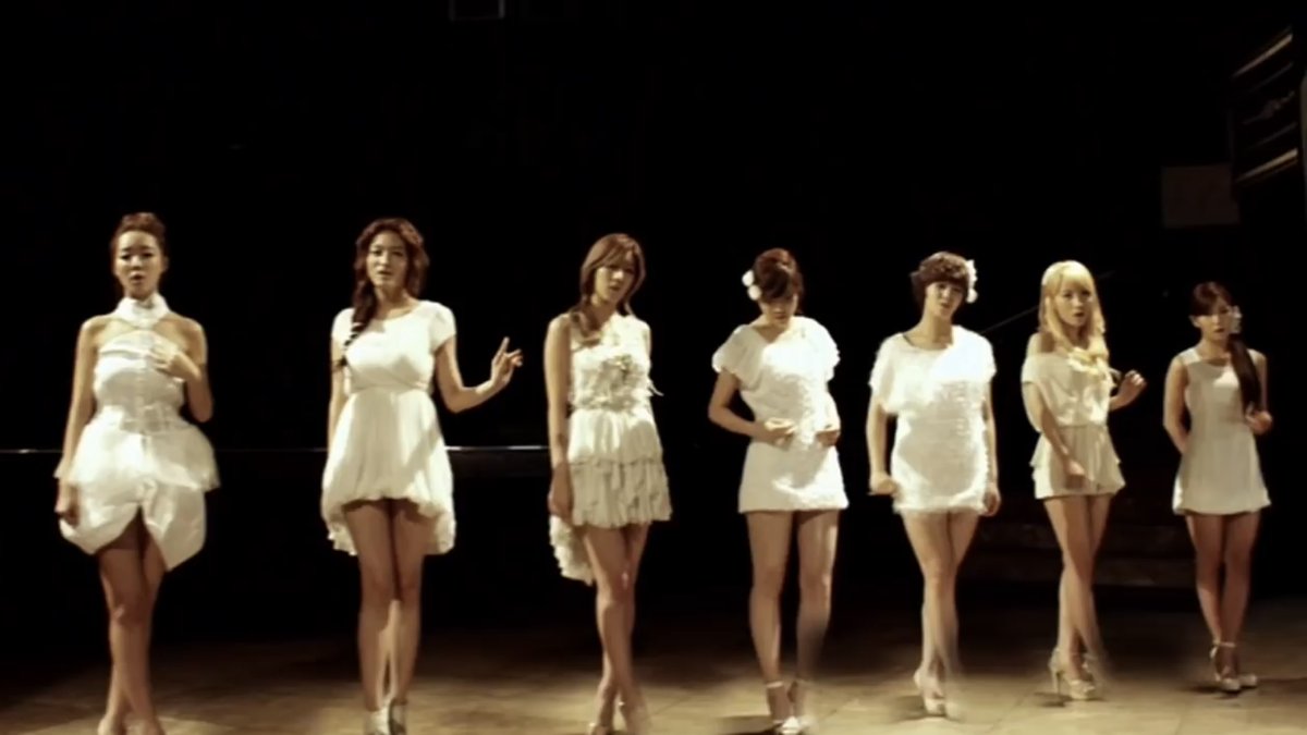 15 years ago today, Rainbow released the repackage of their 2nd Mini Album titled ‘Sweet Dream’ with the title track of the same name