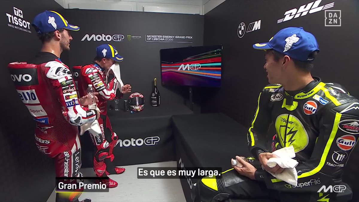 Marc Márquez y Pecco Bagnaia alucinando con lo fresco que está Ai Ogura después de la carrera Benditos 25... 😆😆😆 #CzechGP 🇨🇿 #MotoGP 🏁