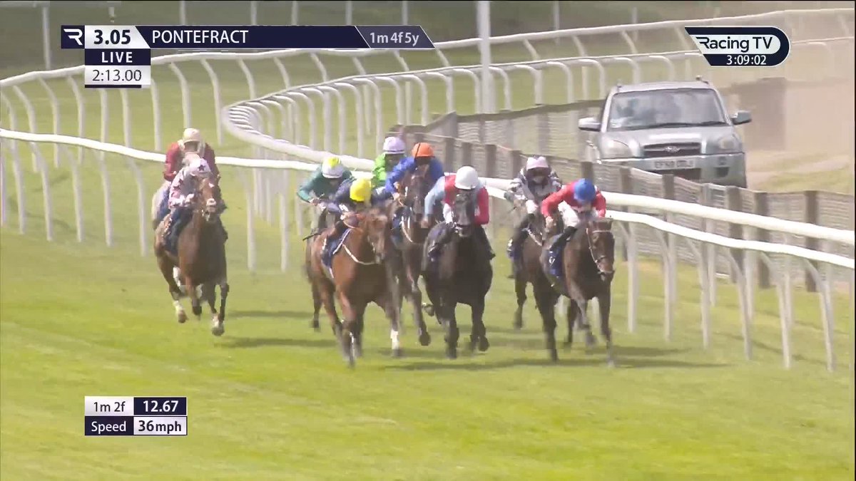 Coedana lands the feature! 🔥 Edward Bethell Racing strikes in the Listed Castle Fillies' Stakes with the down-in-grade Coedana, who got first run on the unlucky Revoir. PontefractRacecourse | Connor Beasley