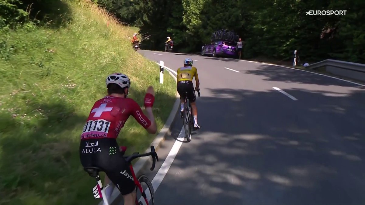 😶 Ya os lo dice Mauro Schmid: lo de Tadej Pogacar es algo DE LOCOS #TourdeSuisse | #LaCasaDelCiclismo