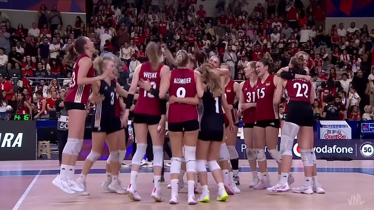 #VNL2026: GERMANY 3๏ธโฃ๐2๏ธโฃ BRAZIL Germany ๐ฉ๐ช takes the tie-break 16-14 and hands the last undefeated team their first defeat! ๐ฑ๐ฅ Ana Cristina & Helena: 21 pts ๐ง๐ท Timmer: 17 pts ๐ฉ๐ช ๐บ Relive all the action on VBTV - #BePartOfTheGame #Volleyball #VNL