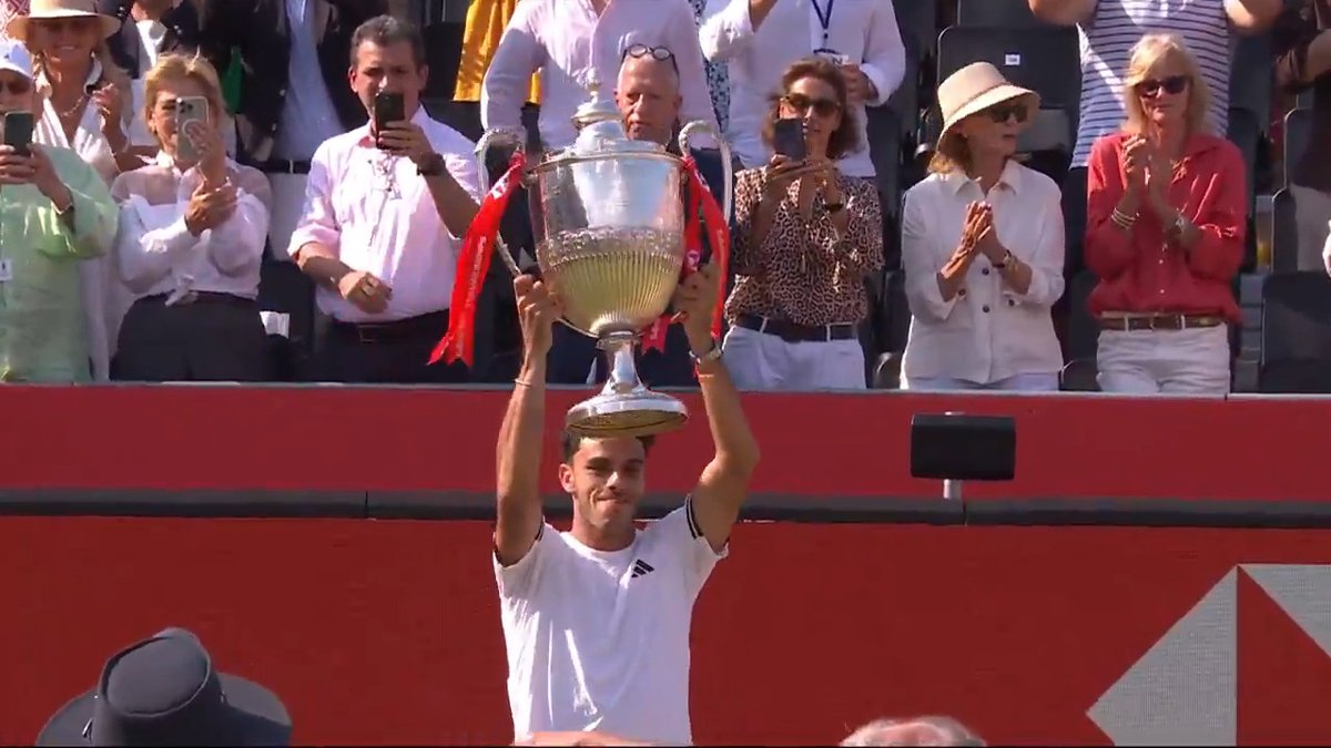 A day he will never forget ✨ Lift it high, Francisco Cerúndolo! HSBC Championships | #HSBCChampionships