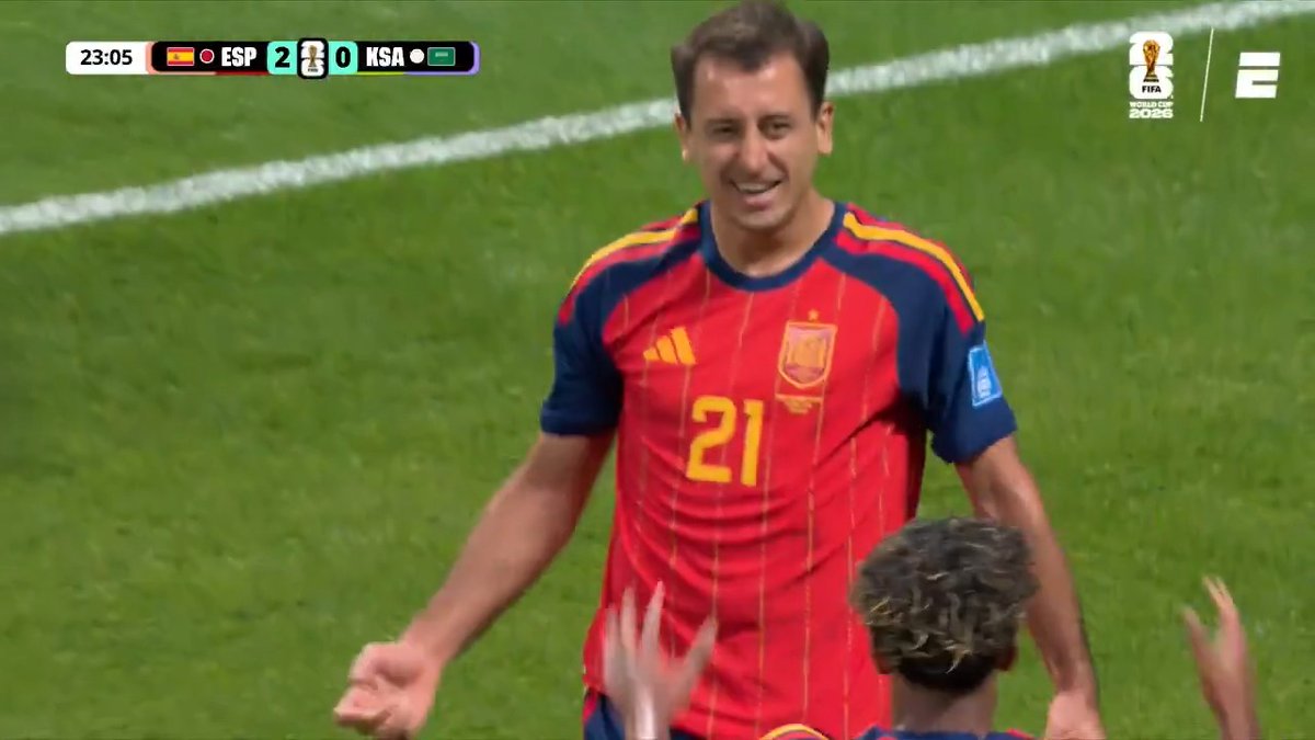¡ESTO YA ES GOLEADA! Oyarzabal estaba libre por el segundo palo y la mandó a guardar para marcar su doblete en el 3-0 de España vs. Arabia Saudita. ⚽ #ESPNMundial 📺 Mirá los mejores partidos de la #FIFAWorldCup por ESPN, en el Plan Premium de #DisneyPlus