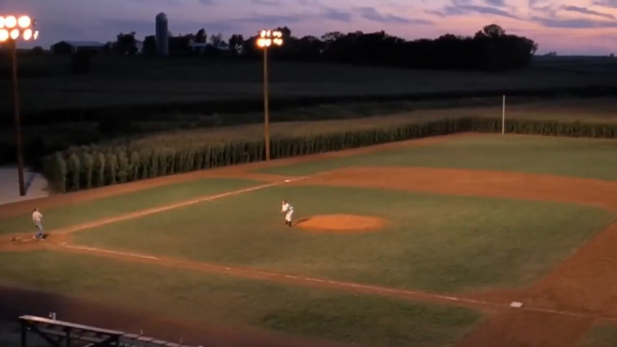 Nothing beats having a catch with dad 🙏 Happy Father's Day! ⚾️