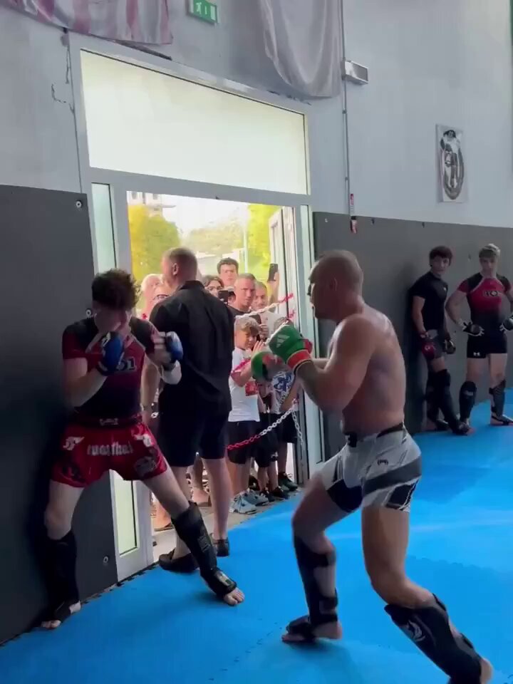 Connor McGregor walked into a gym, signed up as a new student, and they had him spar with the kids who were just starting out 😭