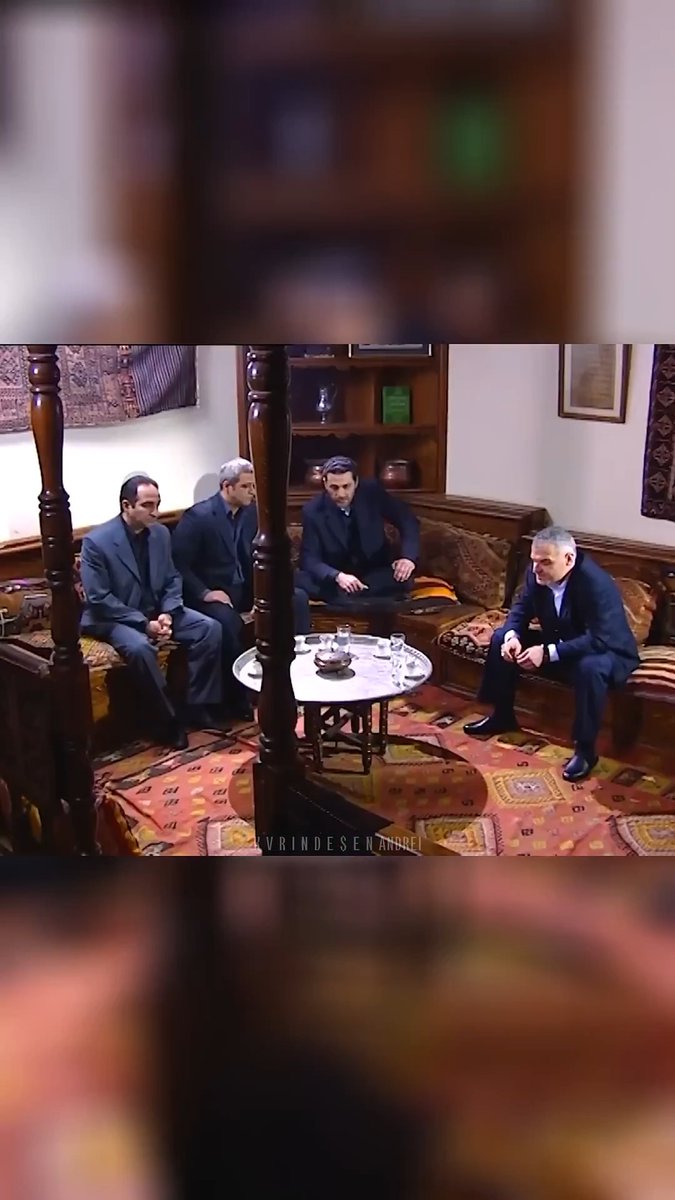 Kardeşin de senin ağzınla konuşuyordu. Bu ağız iyi bir ağız değil. Sahnenin ağırlığı kantar kırar, bu raconlar bir daha hiçbir dizide olmaz.