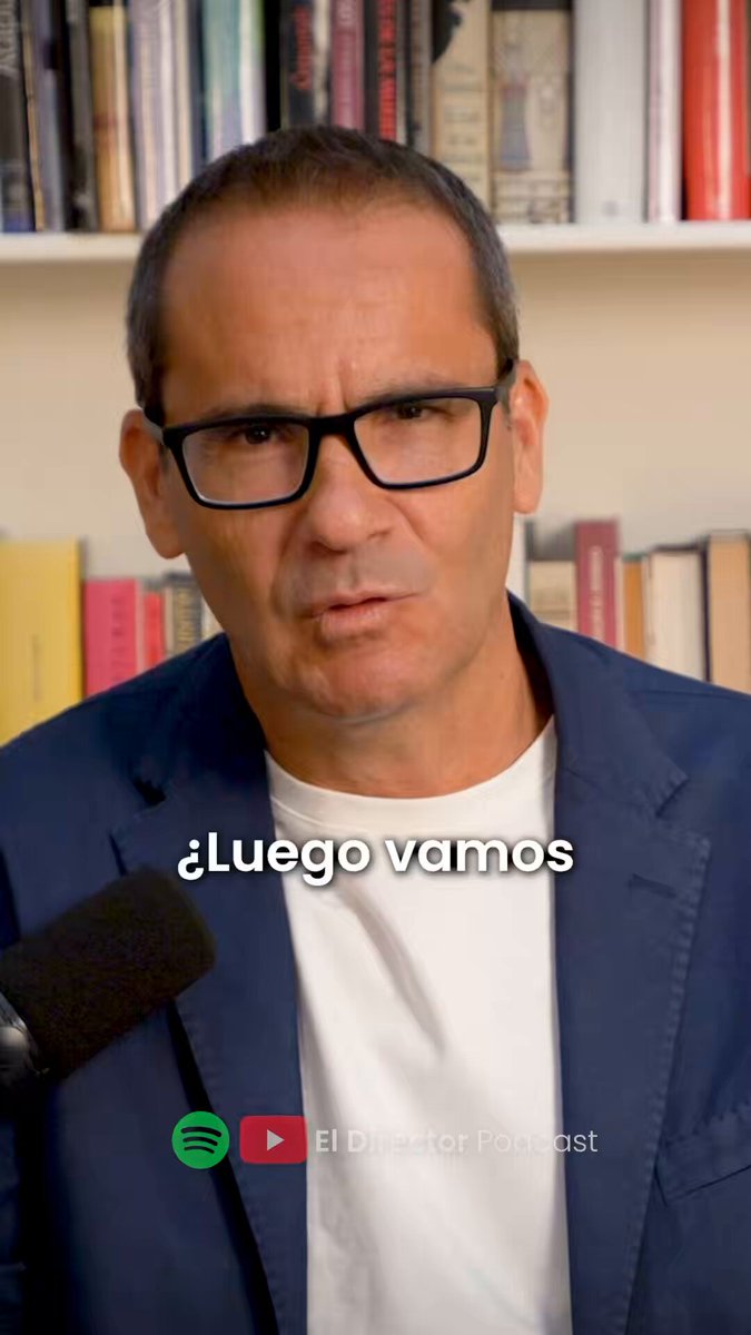 El fútbol mueve más dinero que nunca, pero cada vez se aleja más de quienes le dieron sentido. El Mundial 2026 es el reflejo de una deriva marcada por intereses económicos, entradas inaccesibles y decisiones pensadas para maximizar beneficios antes que proteger el juego. Mientras Messi, Cristiano o Mbappé siguen ofreciendo espectáculo sobre el césped, en los despachos son otros quienes están cambiando el fútbol para siempre. Nuevo vídeo ya disponible en el canal de El Director. 🎬 YouTube 🎧Spotify Spain #mundial #españa #futbol