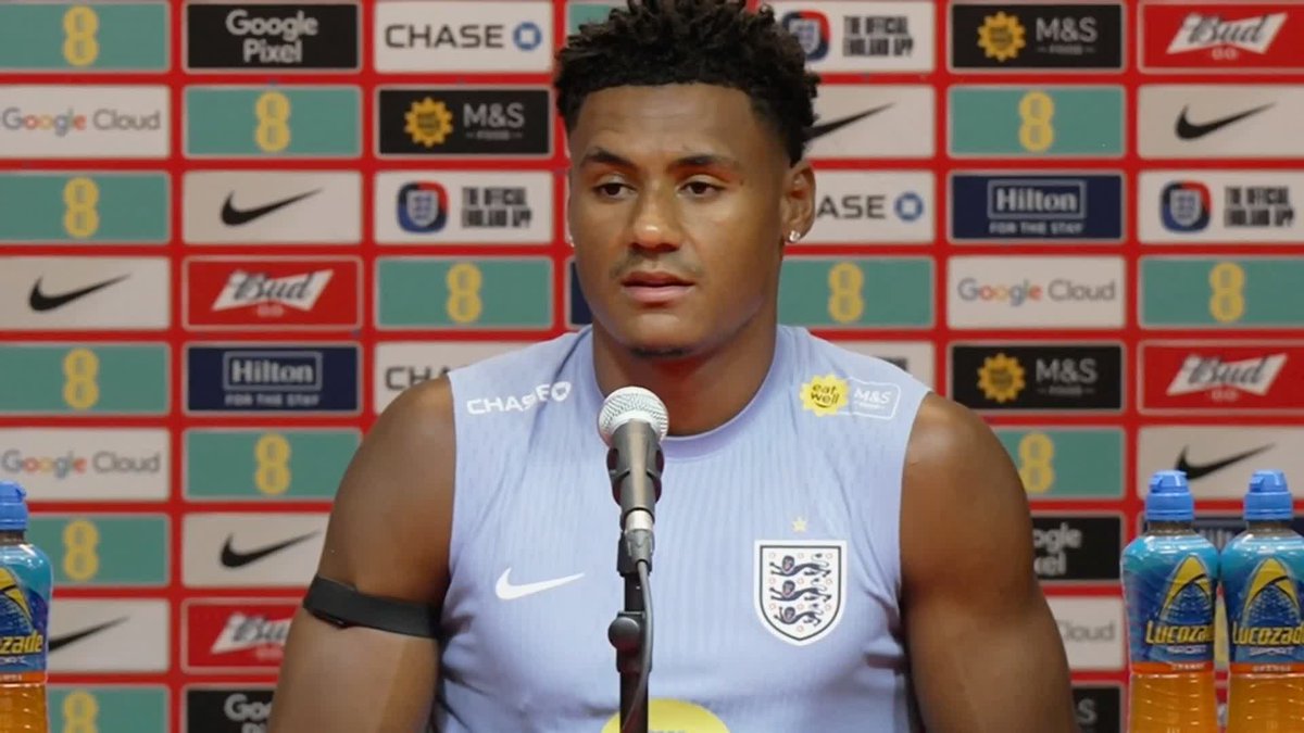 "I don't think I can emulate what he does, he's very unique" 🗣️ Ollie Watkins on whether he looks to take inspiration from Harry Kane's game 🌟