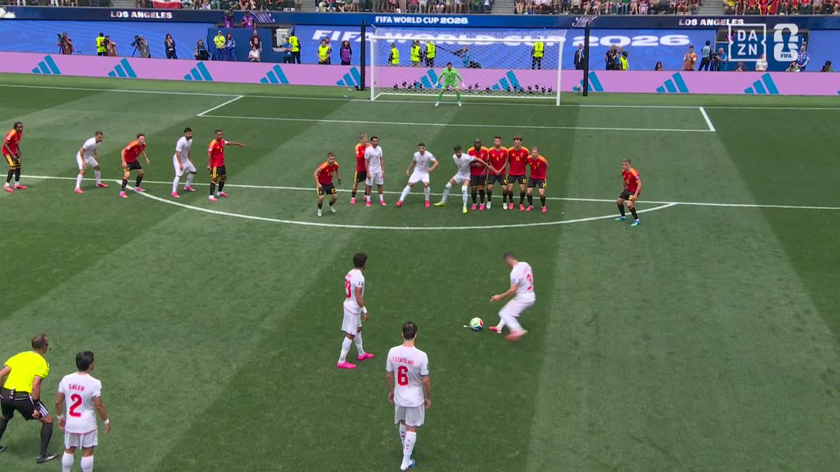 イラン🇮🇷のデザインされた見事なセットプレー！ 惜しくもオフサイド判定でゴールならず 🏆️#FIFAワールドカップ グループG 🆚ベルギー×イラン 📱#DAZN ライブ配信中 #本気で楽しむならDAZN アクエリアス