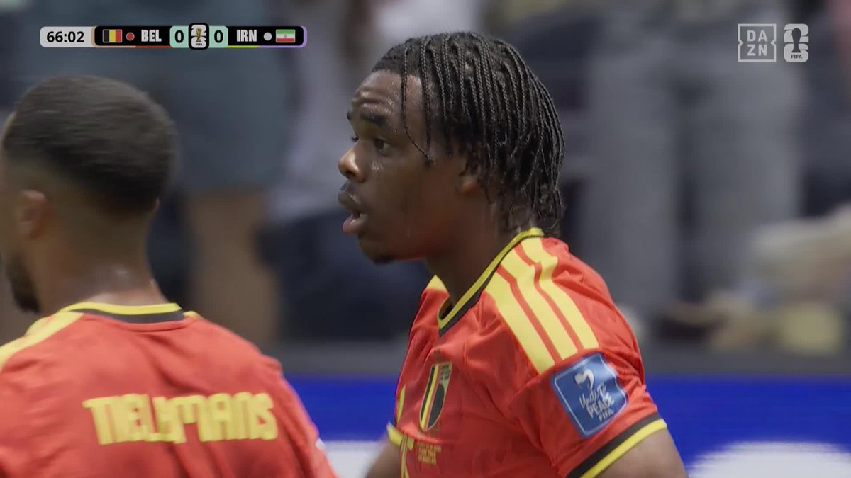 CHAVAL, LA QUE HAS LIADO 🫢 Terrible error de Ngoy que deja a Bélgica con 10 jugadores 🟥 #DAZNMundial #FIFAWorldCup