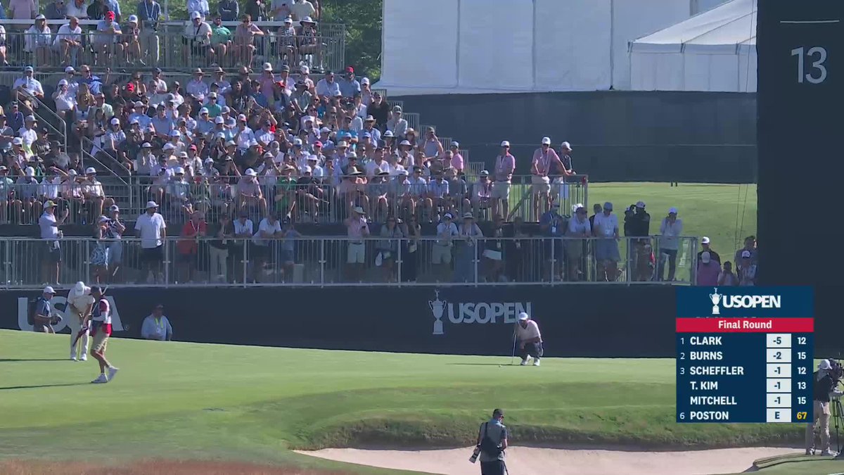 It went left... then it went right. Scottie misses the two-way breaker for birdie at 13.