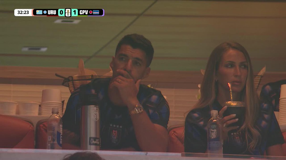 Uruguay arrancó perdiendo con Cabo Verde y la cara de Luis Suárez dice todo... ⚽ #ESPNMundial 📺 Mirá los mejores partidos de la #FIFAWorldCup por ESPN, en el Plan Premium de #DisneyPlus