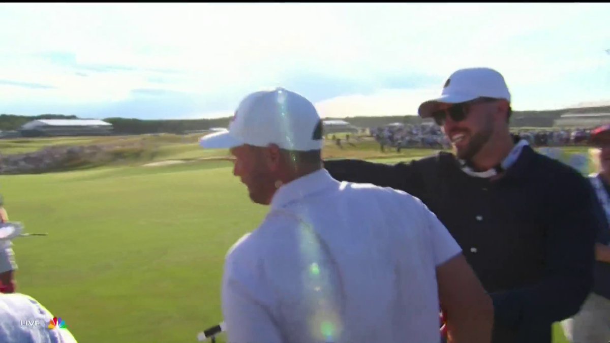 ALL-TIME FATHER-SON MOMENT 🥹💙 Wyndham Clark's dad Randall surprised the U.S. Open champion at Shinnecock on Father's Day 📺 NBC