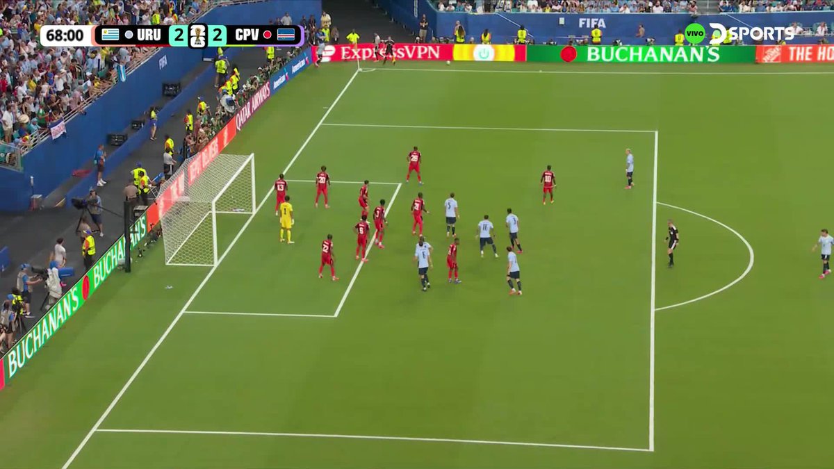 NO VALE EL TERCERO DE URUGUAY Cuando toda la Celeste festejaba el 3-2, el VAR indicó fuera de juego. #MundialEnDSPORTS #FIFAWorldCup