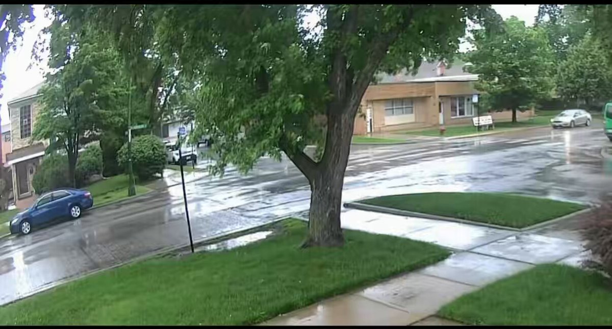 Addison and Ozanam. This corner has accidents at least twice a week, usually when someone is crossing Addison towards this side of the camera. #ChicagoScanner