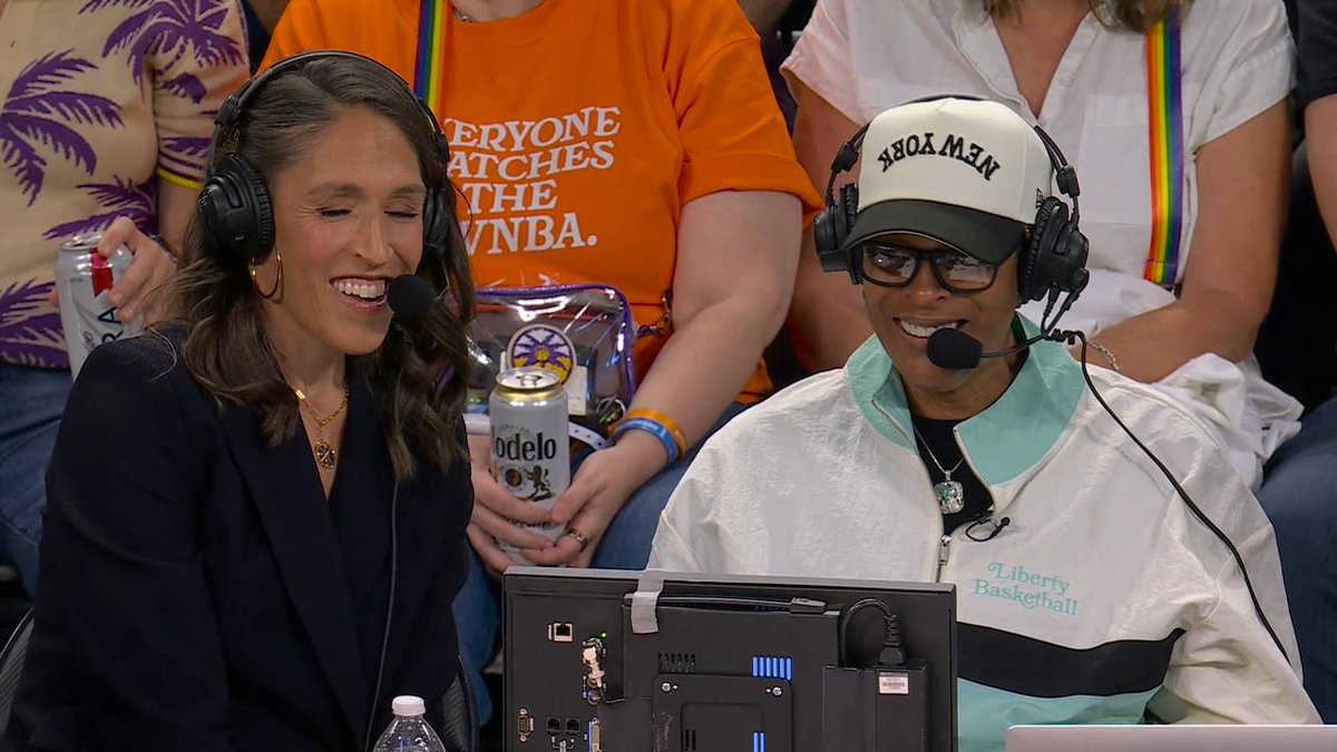 WNBA pioneer Teresa Weatherspoon joins the broadcast to discuss playing with Rebecca Lobo, supporting the Liberty and the evolution of the league 🏀