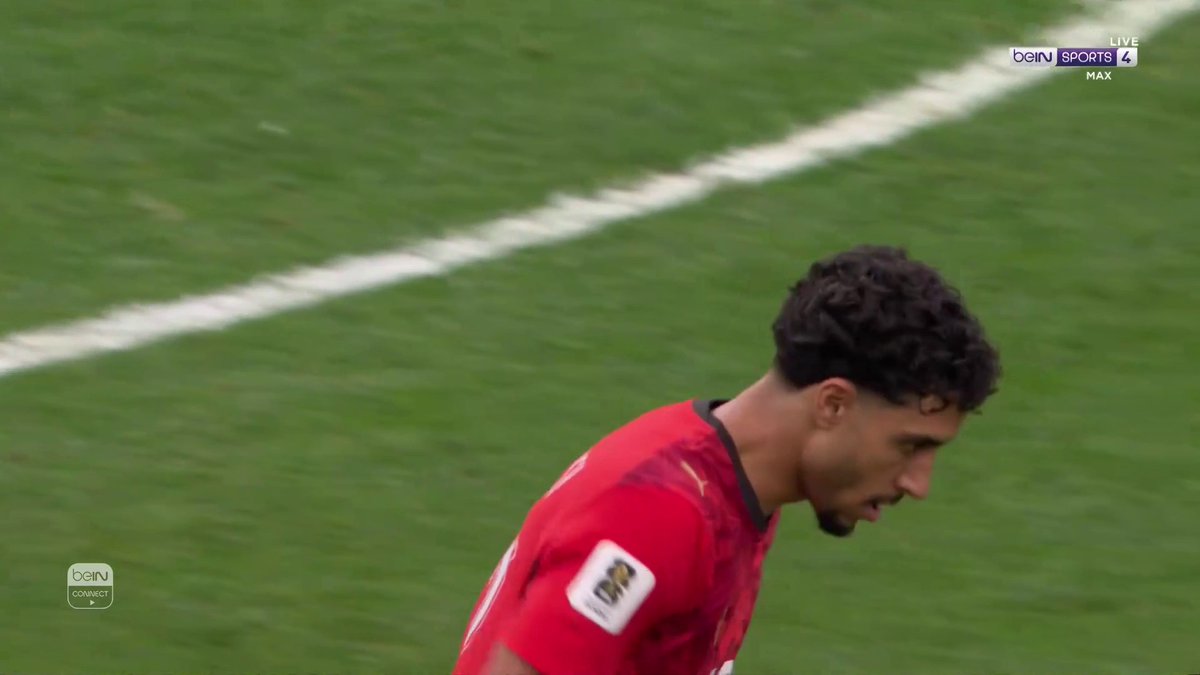 ⚽️ كاد عمر مرموش أن يسجل الهدف الأول لمصر بعد محاولة خطيرة، لكن حارس المرمى تألق وتصدى للكرة على مرتين ليُبقي النتيجة على حالها 🧤🔥 📦 اشترك الآن 👇 🔗 📱 #كأس_العالم2026 | #مونديال2026 | #كأس_العالم #FIFAWorldCup2026 | #FIFAWorldCup | #beINWC26