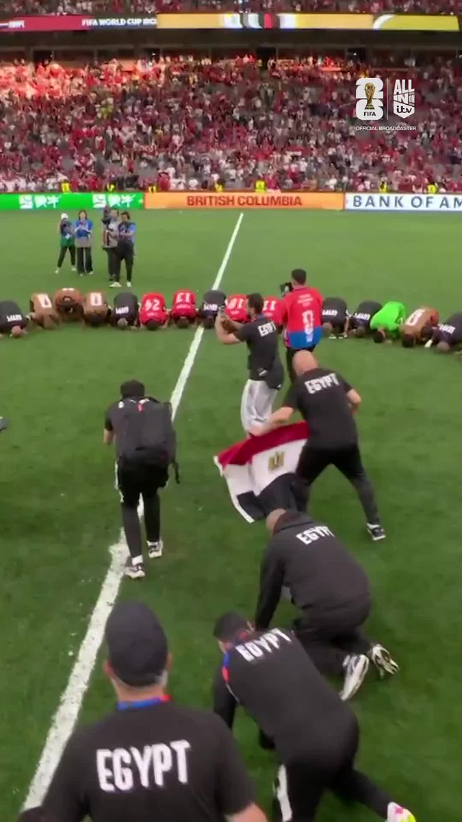 Players go wild after securing Egypt first World Cup victory after 92 years waiting 🤩