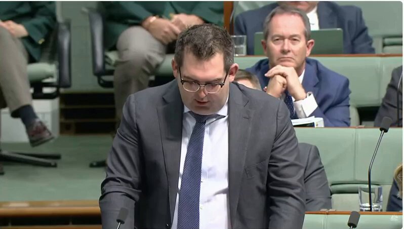 The LNP misuse a question with another stunt, but The Speaker had already let Angus Taylor off the hook twice. The arrogant backbencher is asked to withdraw the comment ... and to take his pathetic arse out of the chamber👏 #qt