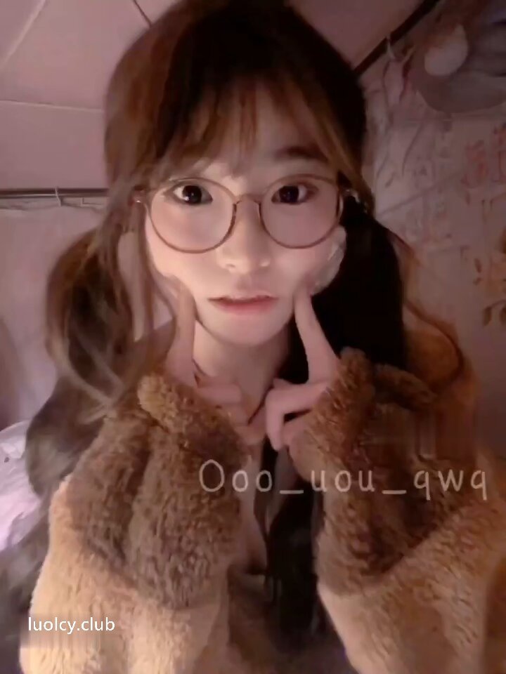 #萝莉 冰冷的玩具就是没有一点活力