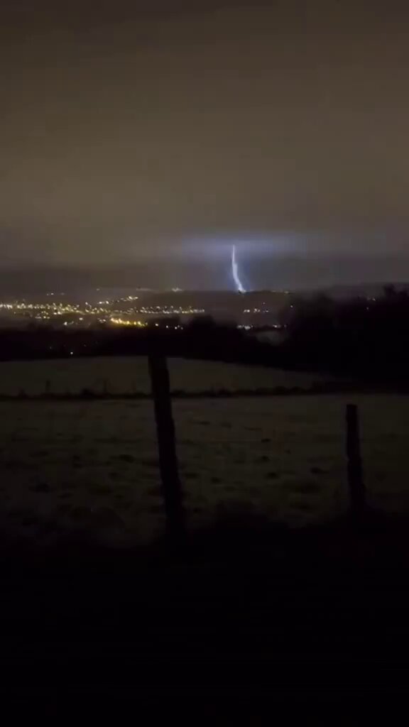 ⚡😳 This Was NOT a Storm… Something Strange Was Happening in the Sky