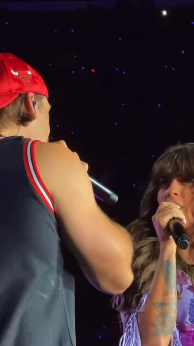 Can’t keep sharing this bed with your ghost every night… #EllaLangley #MorganWallen #StillTheProblemTour #countrymusic 🎥 credit: Maddy Solis