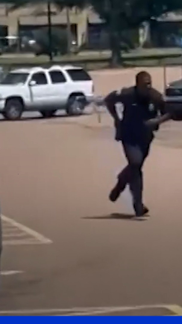 États-Unis: des policiers ont tiré sur une voiture, tuant un bébé d’un an dans les bras de sa mère