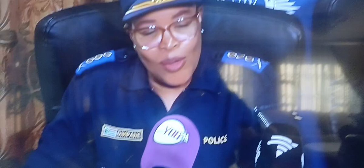 We really missed General Fannie Masemola,he was not going to read like this Palooka,she reads even commas,and full stops hayibo , saze saze savelelwa la