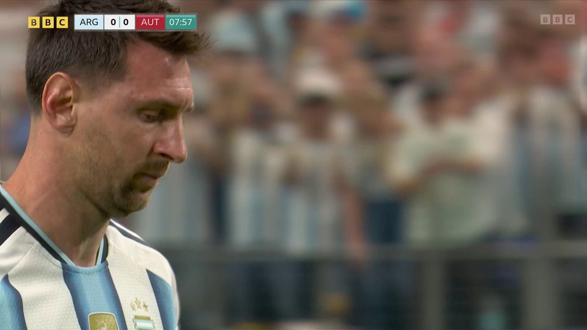 MESSI MISSES! ๐ฎ The Argentina captain doesn't convert an early opportunity to become the all-time top World Cup scorer from the spot!
