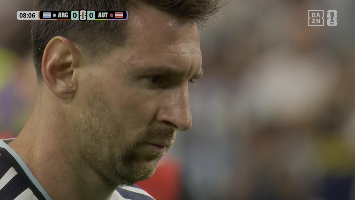 Leo Messi también es humano 😱 El 🔟 falla el penalti que lo hubiera colocado como el máximo goleador de la historia de los Mundiales #DAZNMundial #FIFAWorldCup