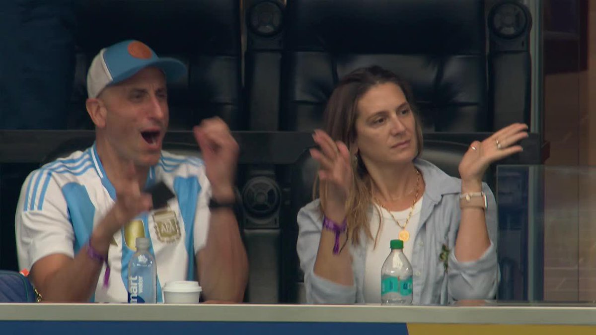 LA REACCIÓN DE MANU GINÓBILI A ESTA JUGADA DE LEO MESSI. ‼️🇦🇷