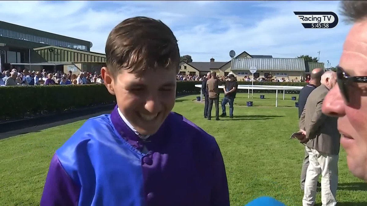 ๐ฃ๏ธ "I just couldn't believe it." You never forget your first winner! Lovely stuff with Max Popan who steered Femme Beauty to victory at Ballinrobe Races this evening to register his maiden success in the saddle