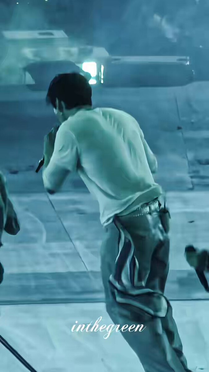 HIS BACK MUSLCES, THE WAY HE MOVES?! HOW CAN U NOT SAY DADA 😵‍💫🔥🫠🔥