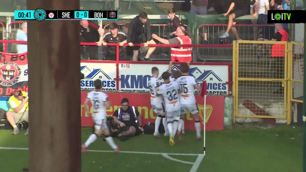 Harry Vaughan sets the away end in Tolka Park wild in less that thirty seconds after kickoff 🤯