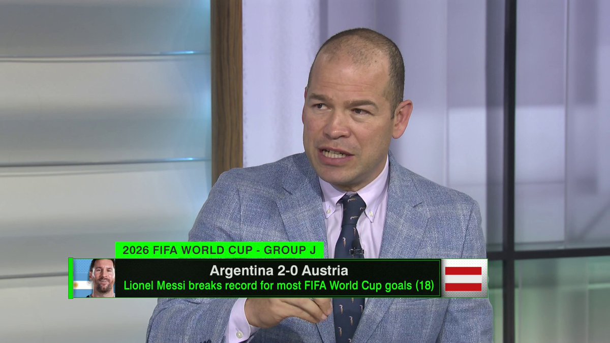 "The players just feel like the moment calls for them to appreciate and ... almost bow down to Lionel Messi." —Alejandro Moreno on the postmatch reactions from the Austrian players to Lionel Messi ⚽️