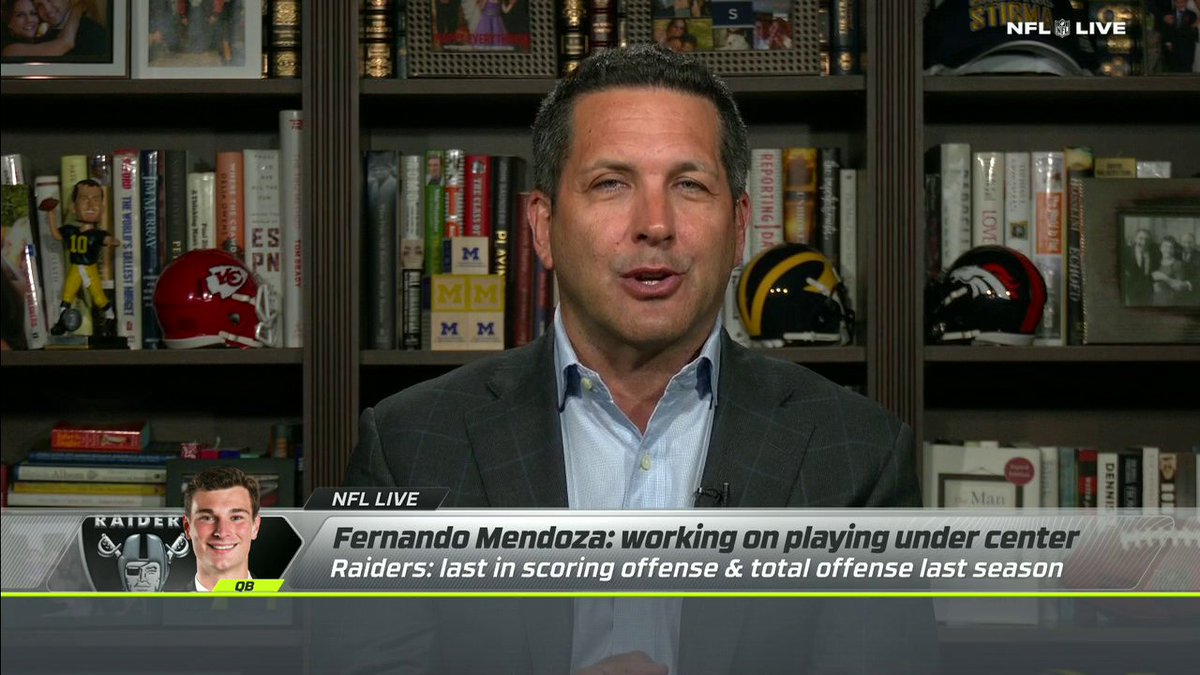 "Stefon Diggs, Deebo Samuel, Tyreek Hill. ... There are a lot of high-profile wide receivers on the street." 👀 Adam Schefter lists some of the free agent wide receivers the Raiders can look to bring in 🏈