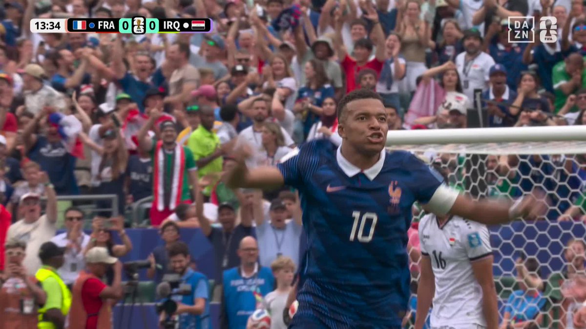エンバペが2試合連続のゴラッソ！！ 左足一閃でフランス🇫🇷が先制⚽️ 🏆️#FIFAワールドカップ グループI 🆚フランス×イラク 📱#DAZN ライブ配信中 #本気で楽しむならDAZN アクエリアス