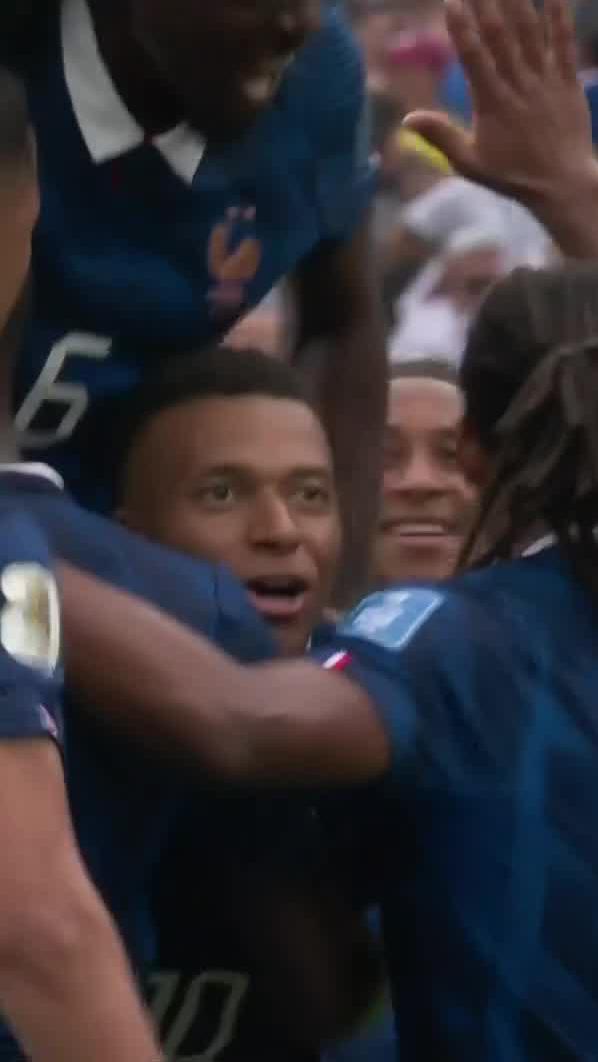 Stunning strike from Kylian Mbappe, with the weaker foot. 👀🚀 #FIFAWorldCup