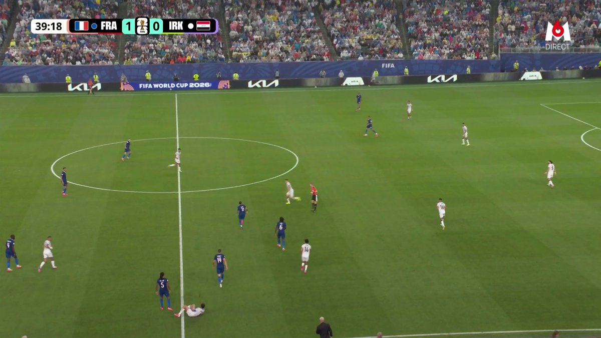 🚨 MBAPPÉ 🇫🇷 QUI TENTE LA FRAPPE DU MILIEU DE TERRAIN !!! 😭 PAS CADRÉ MALHEUREUSEMENT. 🎥 M6 - Coupe du Monde de la FIFA 2026™
