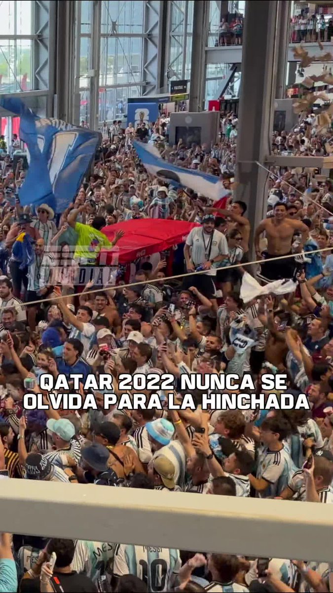 QATAR NUNCA SE OLVIDARÁ. Al ritmo de "QUIERO GANAR LA TERCERA", los hinchas de la Scaloneta coparon el hall del AT&amp;T Stadium para celebrar la victoria ante Austria. 🎬 #ESPNMundial 📺 Mirá los mejores partidos de la #FIFAWorldCup por ESPN, en el Plan Premium de #DisneyPlus