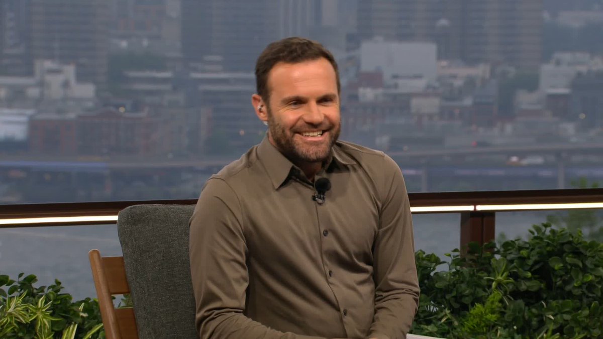 Maradona or Messi? 👀 Juan Mata and Patrick Vieira get their heads around one of football's toughest questions