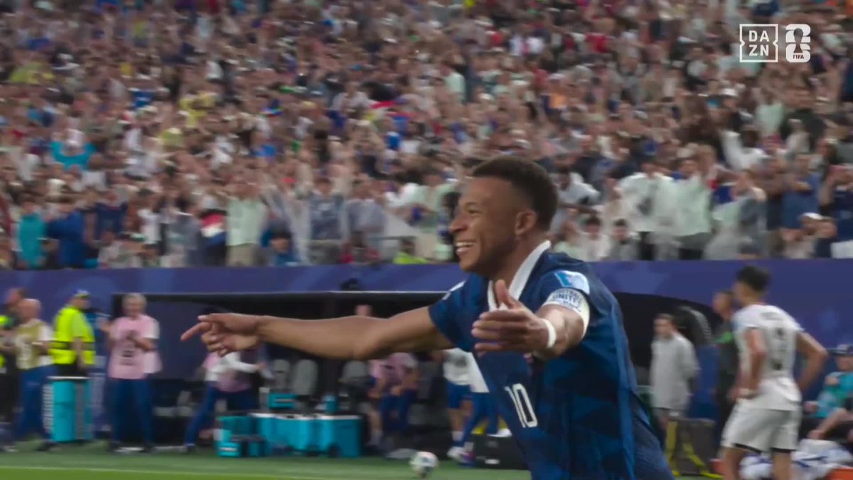 フランス🇫🇷がイラク🇮🇶のミスを突き追加点！ デンベレのパスから最後はエンバペが今日2点目⚽️⚽️ 🏆️#FIFAワールドカップ グループI 🆚フランス×イラク 📱#DAZN ライブ配信中 #本気で楽しむならDAZN アクエリアス