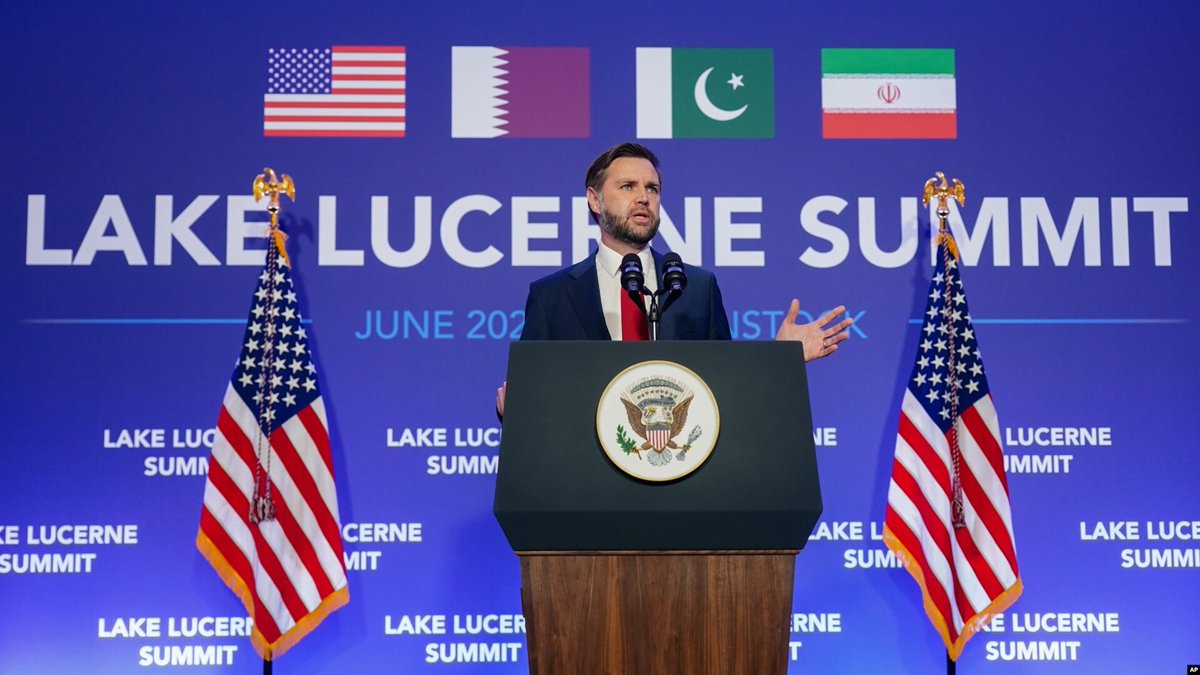 美国副总统万斯(JD Vance)星期一(6月22日)在瑞士结束和伊朗的新一轮谈判,他在搭乘空军二号返回美国之前强调,对伊朗不只是要听其言、还要观其行。 相关报道👉