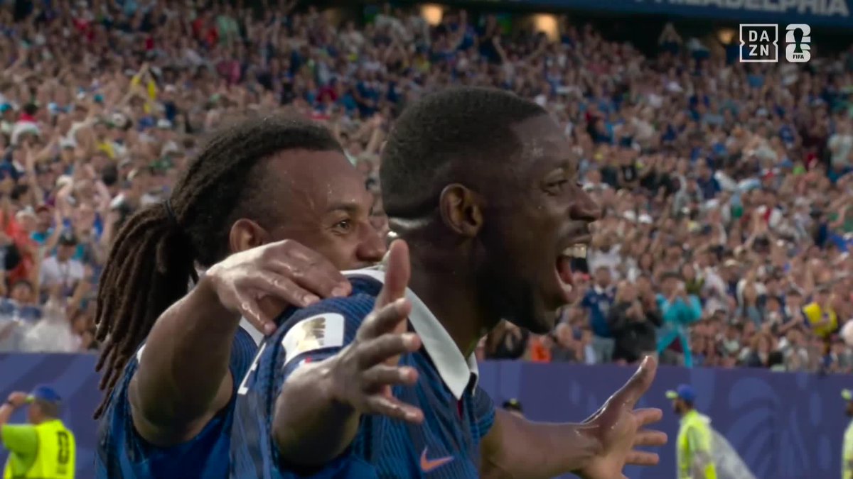 フランス🇫🇷の豪華攻撃陣が爆発🔥 デンベレが右足の正確なシュートで3点目を奪う! 🏆️#FIFAワールドカップ グループI 🆚フランス×イラク 📱#DAZN ライブ配信中 #本気で楽しむならDAZN アクエリアス