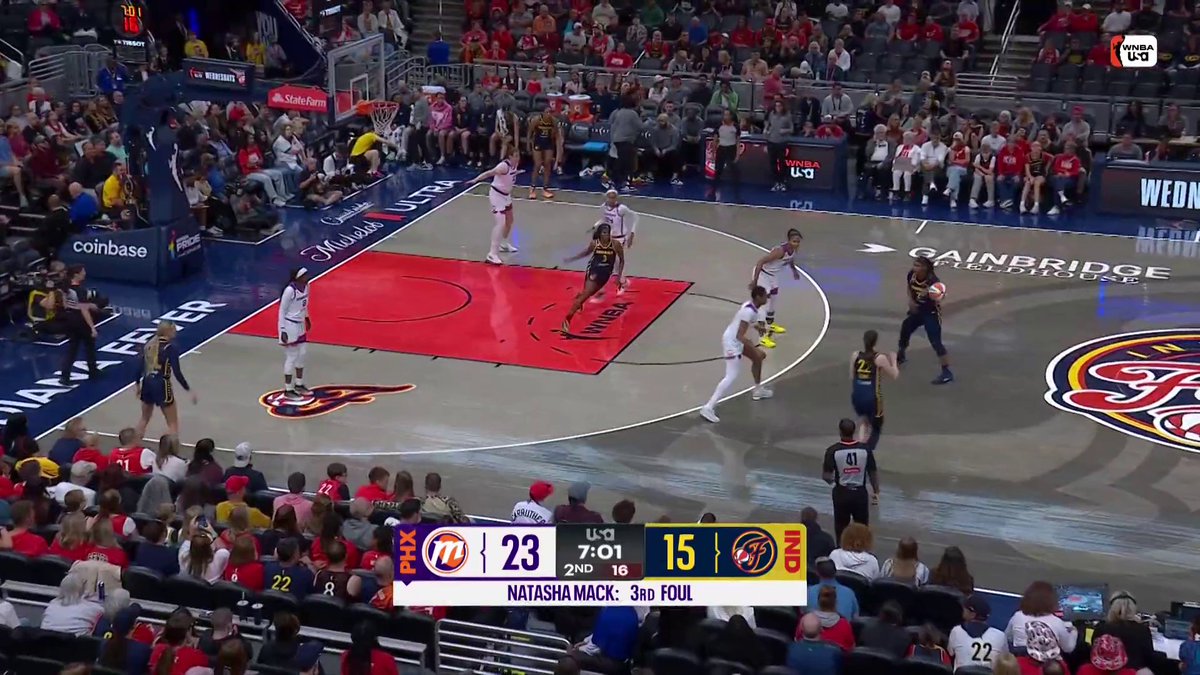 Caitlin Clark is an absolute cheat code. 15 points in the second quarter. She’s cooking.