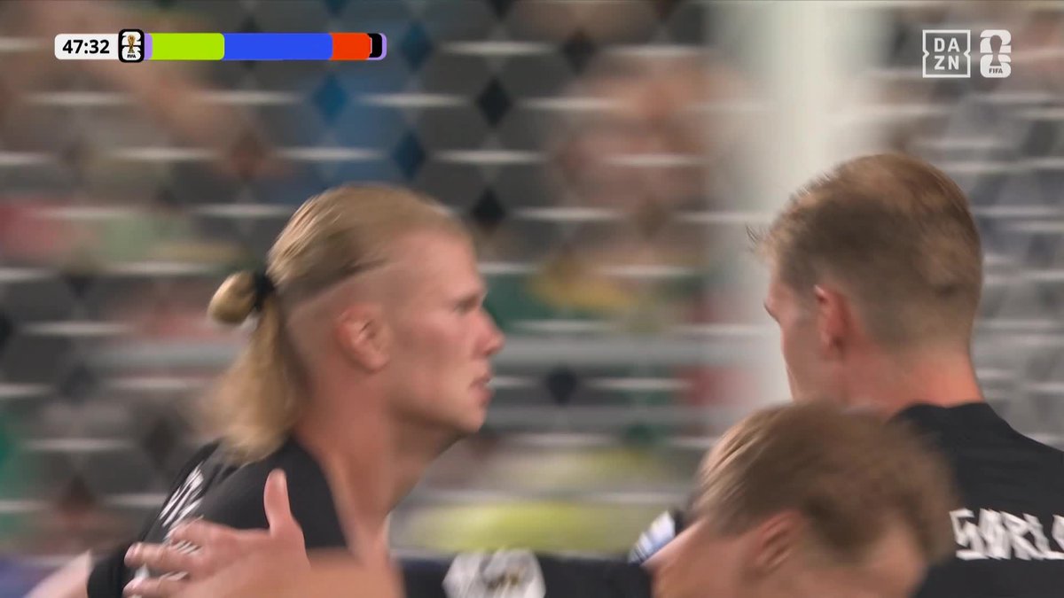 怪物ストライカーが2戦連続ゴール! 🇳🇴ウーデゴールからハーランド! ホットライン炸裂で大きな追加点! 🏆️#FIFAワールドカップ グループI 🆚ノルウェー×セネガル 📱#DAZN ライブ配信中 #本気で楽しむならDAZN アクエリアス