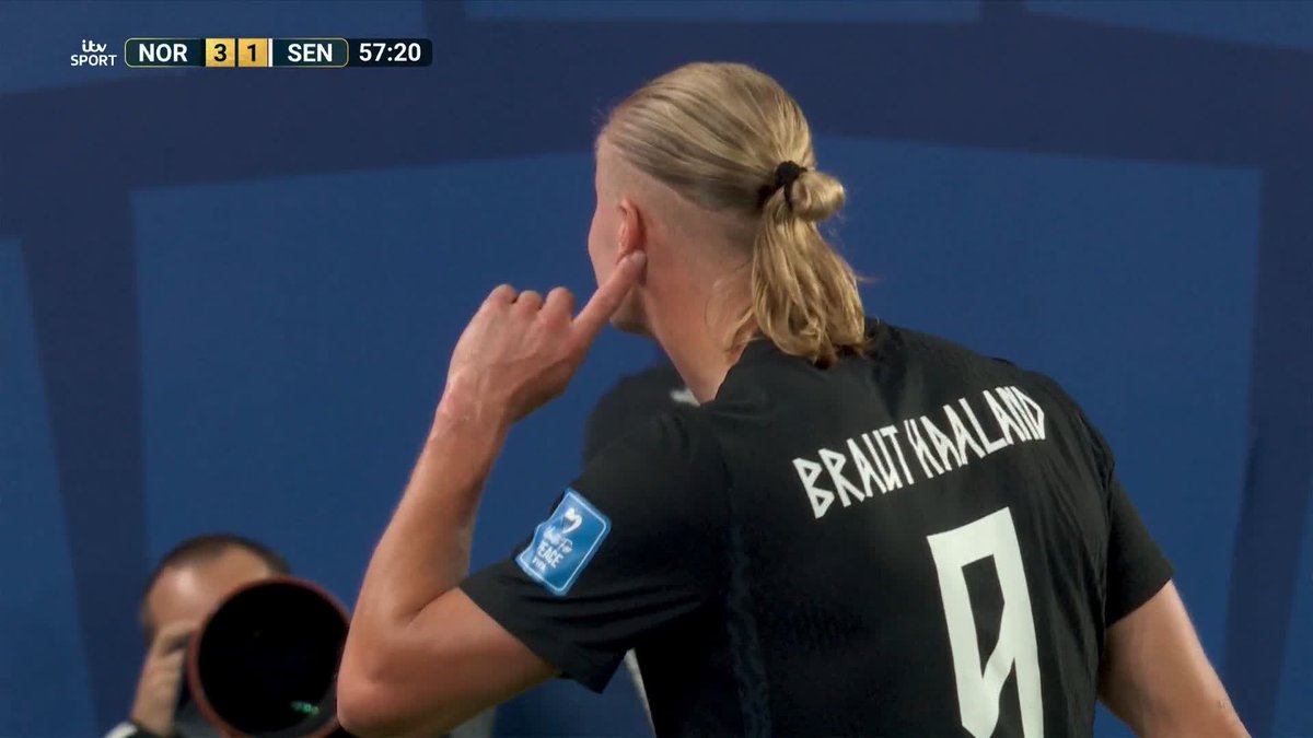 Just watch and enjoy Erling Haaland. This is what we call a serious striker. That is now Koulibaly’s second error that has led to a goal today…